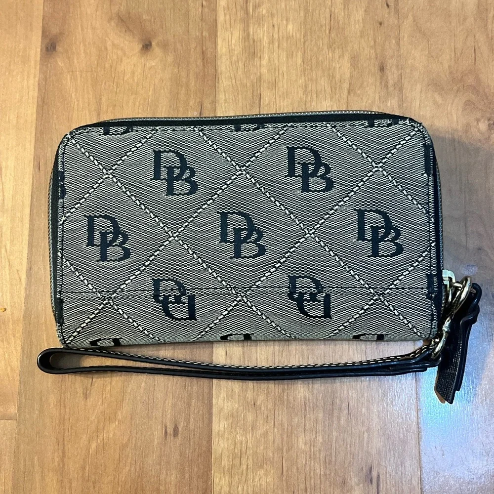 Dooney & Bourke Black and White Logo Wristlet - Picture 2 of 8